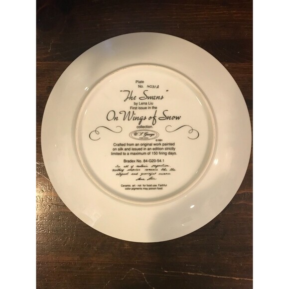 The Bradford Exchange Swans On Wings of Snow Collector's Plate with COA Vintage - Picture 3 of 4